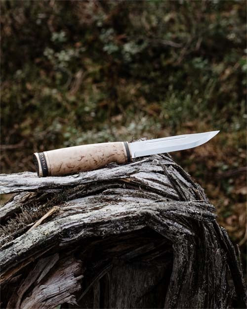 Marttiini 11cm Stainless Steel Suomi Knife (Waxed Curly Birch & Bronze Ferrules With Black Leather Sheath) - - Mansfield Hunting & Fishing - Products to prepare for Corona Virus