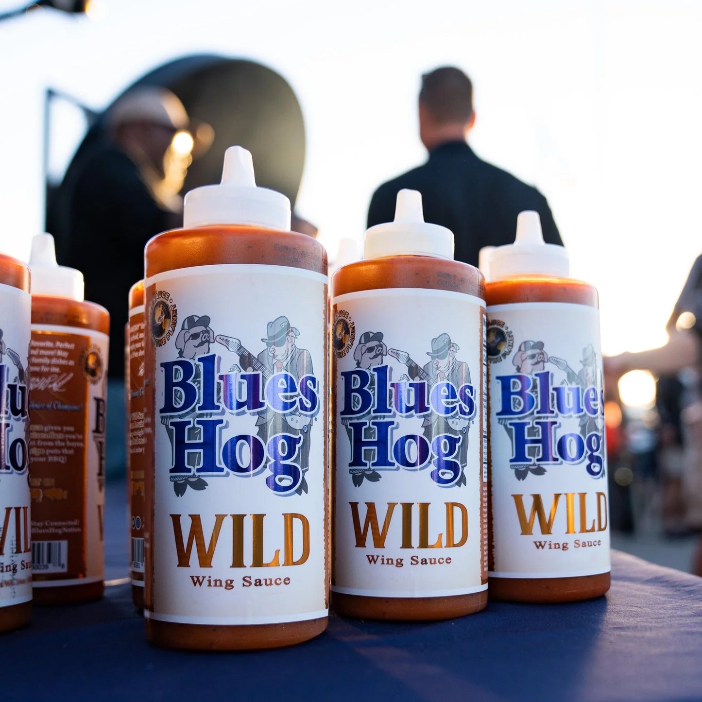 Blues Hog Wild Wing Sauce Squeeze Bottle - 524g - - Mansfield Hunting & Fishing - Products to prepare for Corona Virus