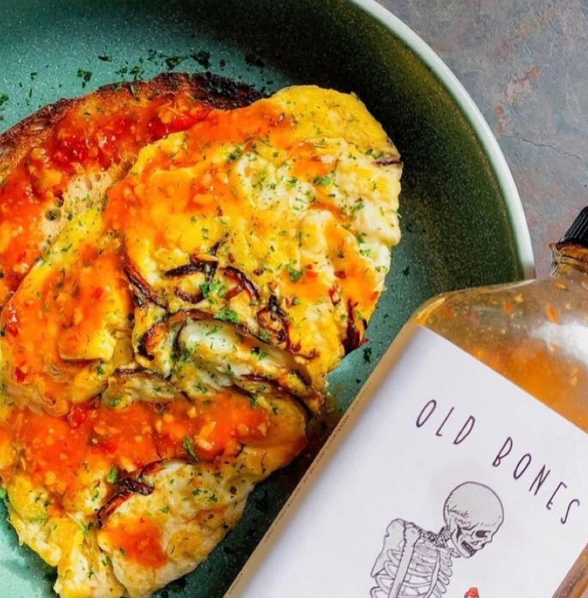 Old Bones Smoked Garlic Chilli Sauce - 200ml - - Mansfield Hunting & Fishing - Products to prepare for Corona Virus