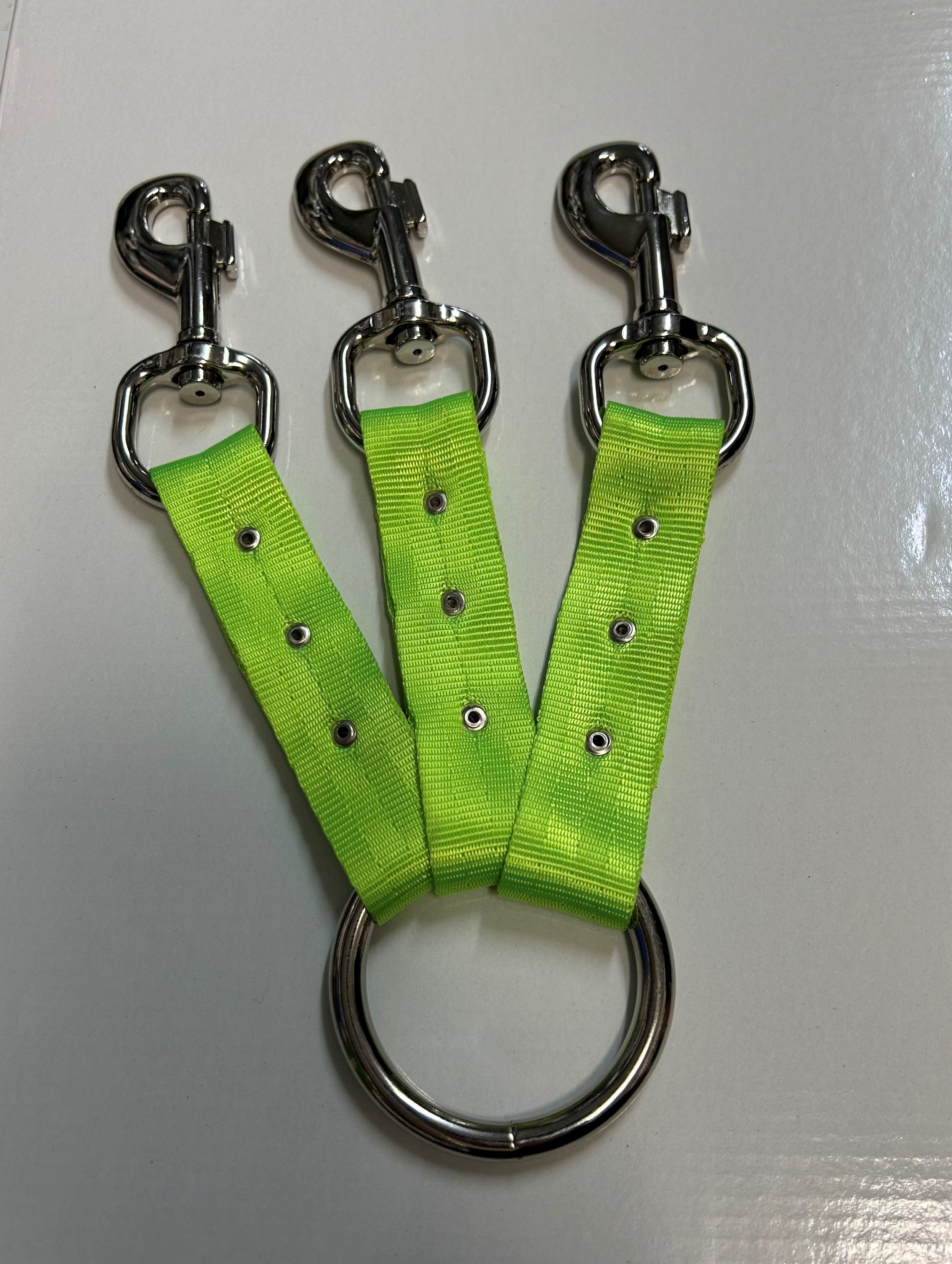 Triple Dog Lead Attachment - TRIPLE CLIP / GREEN - Mansfield Hunting & Fishing - Products to prepare for Corona Virus