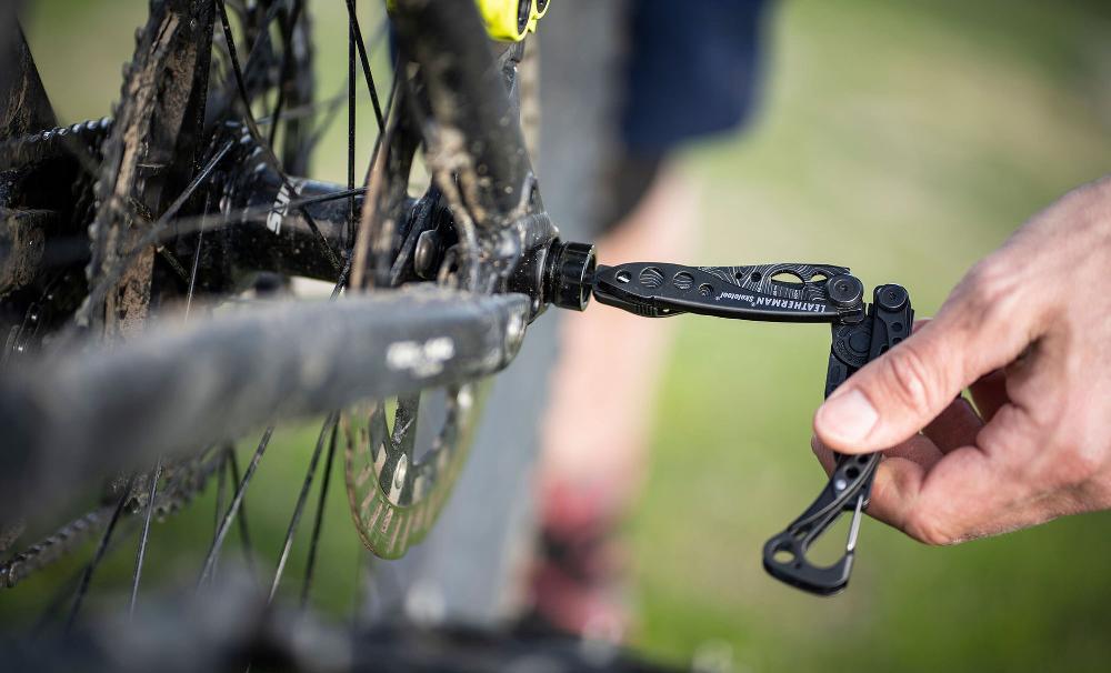 Leatherman Skeletool Lightweight Multi-Tool - - Mansfield Hunting & Fishing - Products to prepare for Corona Virus