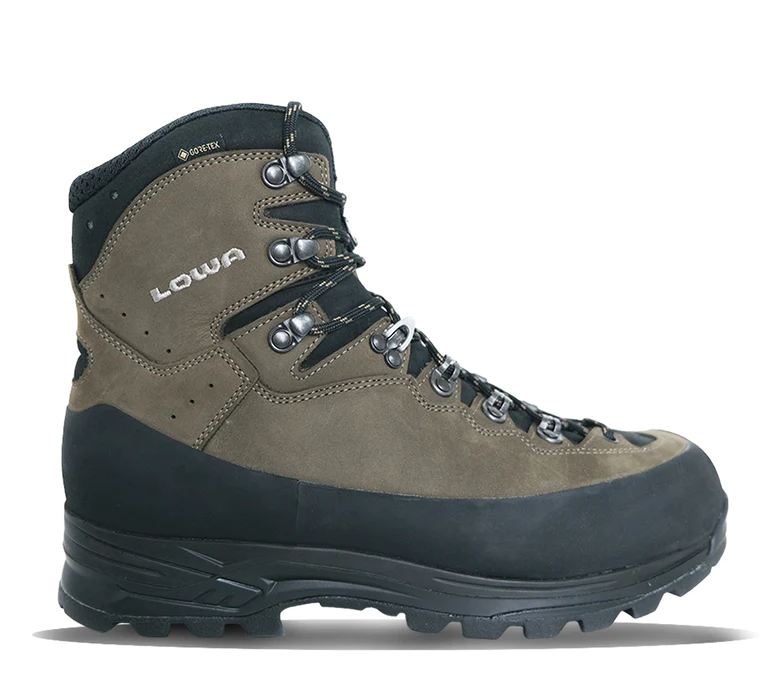 Lowa High Country GTX WXL Sepia/Black - UK8.5 EU42.5 US9.5 - Mansfield Hunting & Fishing - Products to prepare for Corona Virus